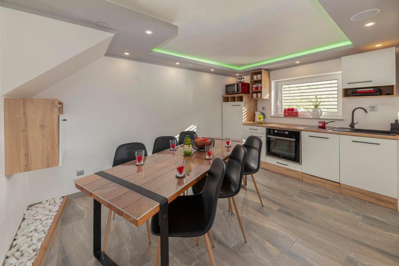 Holiday House Vikend Polzela Exterior foto
